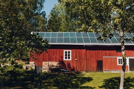 stuga med solceller