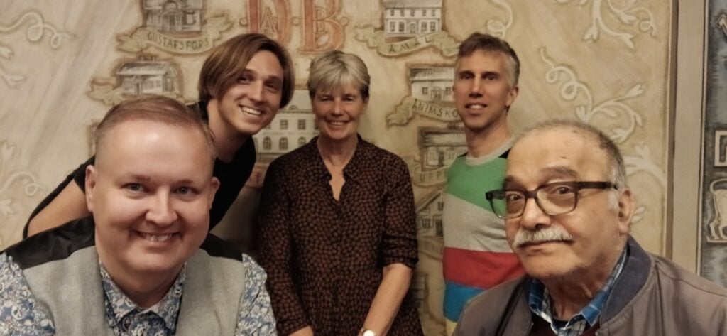 Glada medlemmar på möte i Mellerud. Från vänster; Tony, Markus, Agneta, Henrik och Yusef