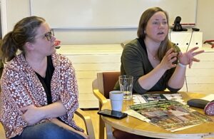 Åsa och Amie från MP Torsås på besök hos MP Karlskrona.