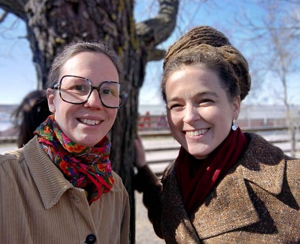 Knapp Britta Thyr och Amanda Lind