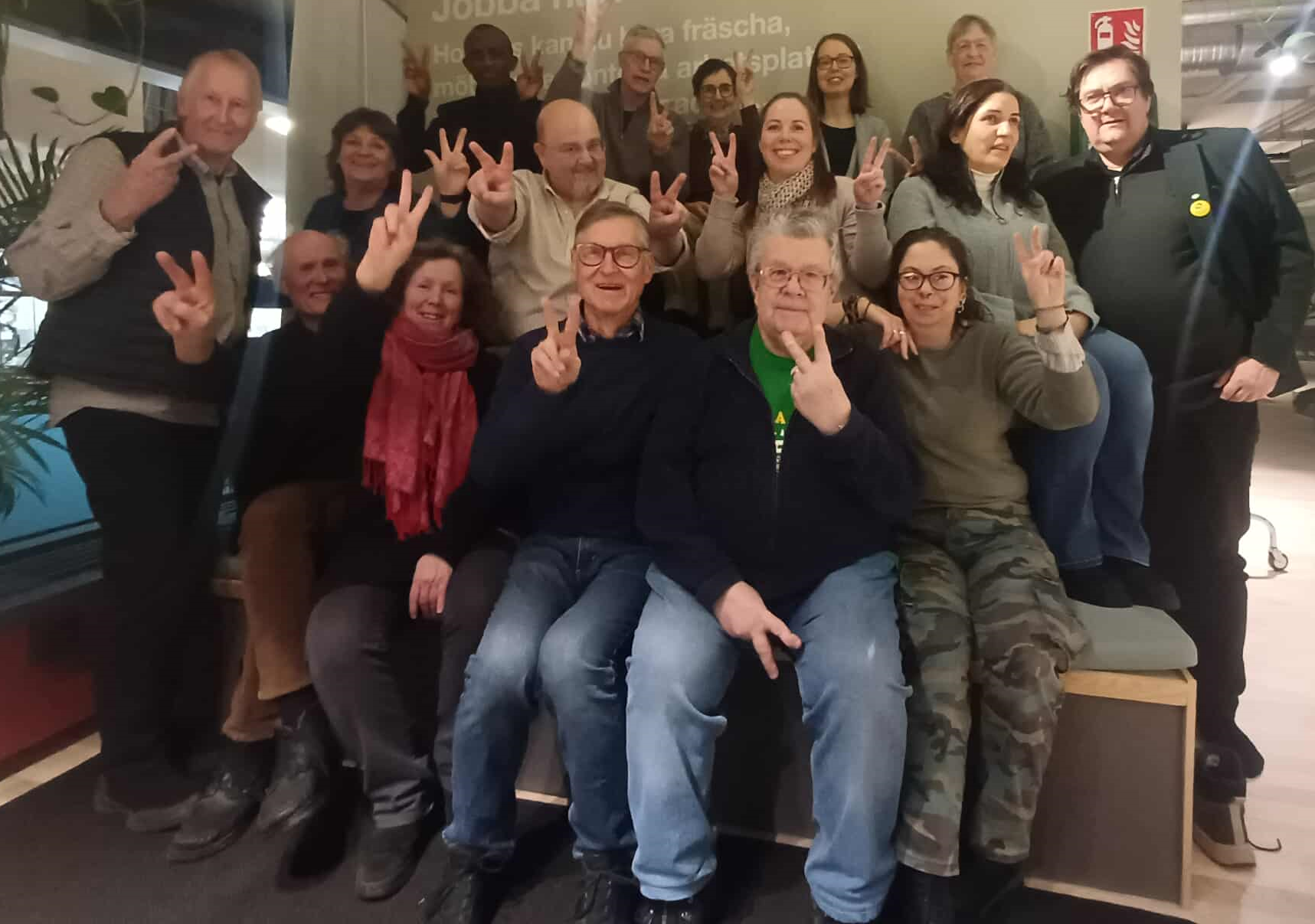 En gruppbild på miljöpartister i Borlänge som står med på kommunlistan.