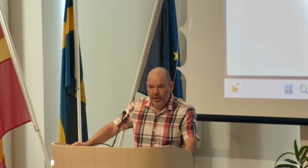 Olof Cerne på kommunfullmäktige mötet