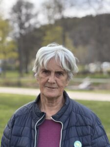 Porträtt på Silva Karlsson, nummer 5 på Miljöpartiets lista till kommunfullmäktige i Söderköping.