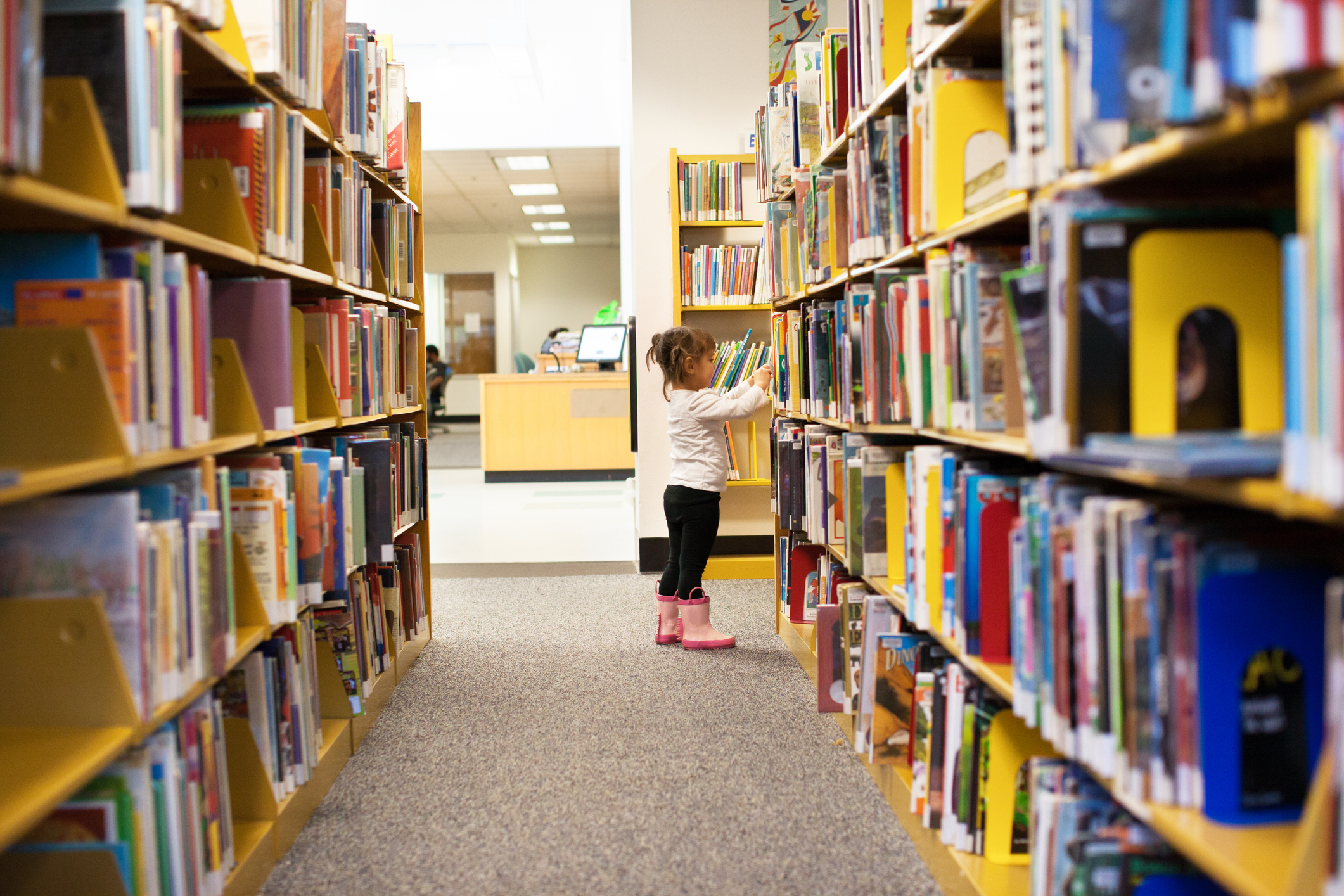 Interiör från ett bibliotek